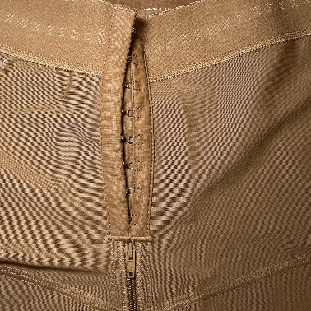 Colombian faja High-Waist Brown Shaping Shorts with Lace Trim - Picture 2 of 8